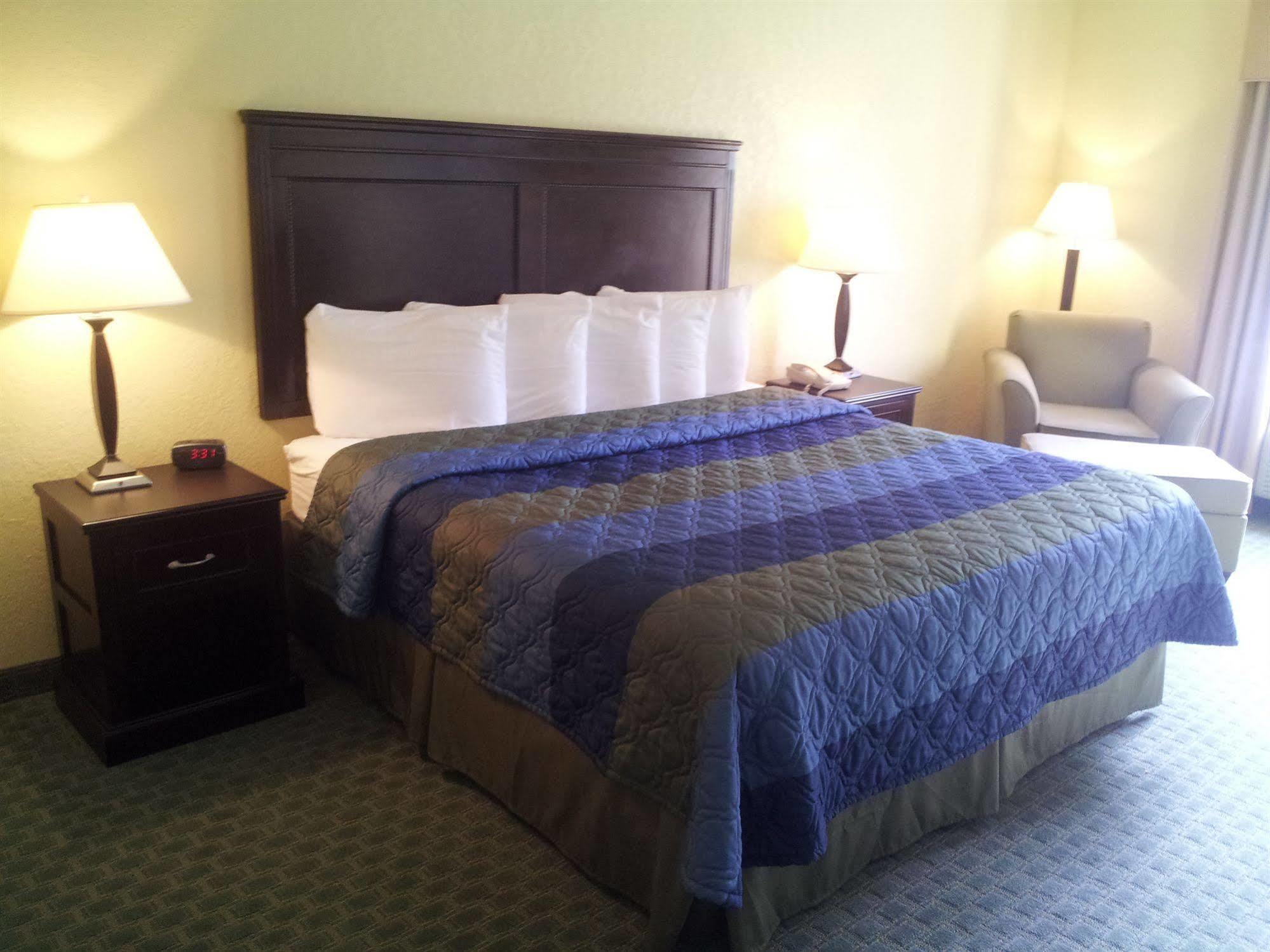 Ambassador Inn & Suites Таскалуса Екстер'єр фото
