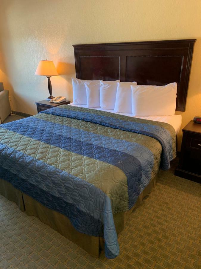 Ambassador Inn & Suites Таскалуса Екстер'єр фото
